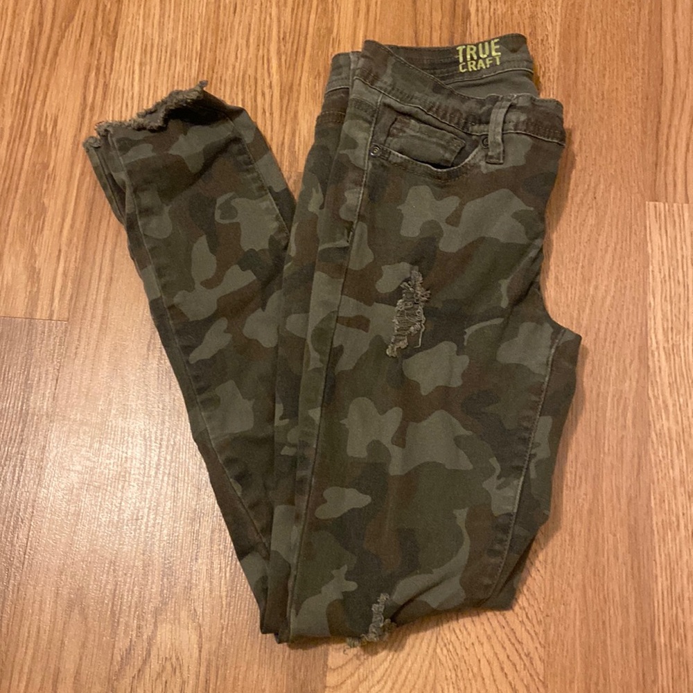True craft camo jeans